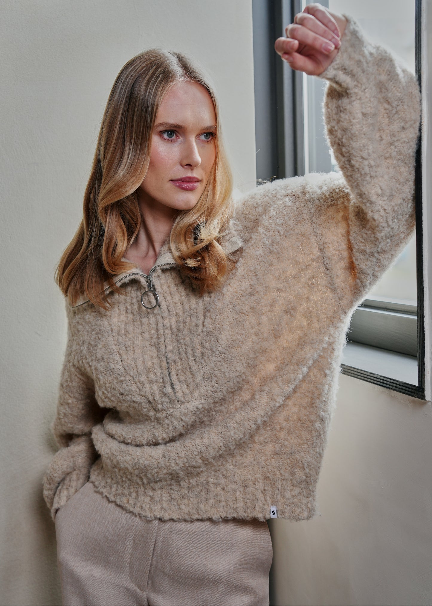 Nova Sweater Biscuit Mel